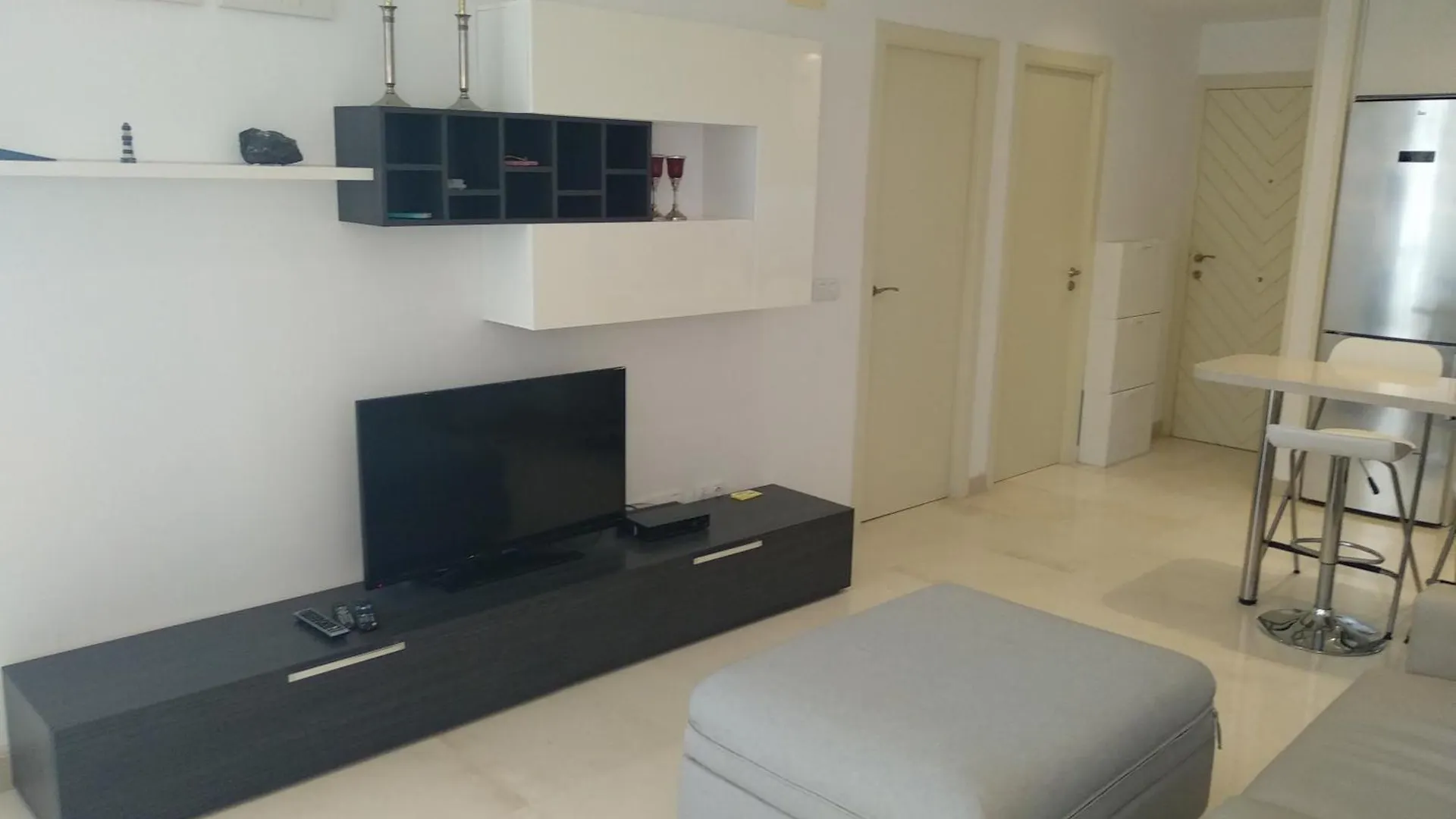 Sea View Apartment In Las Galletas 阿罗纳