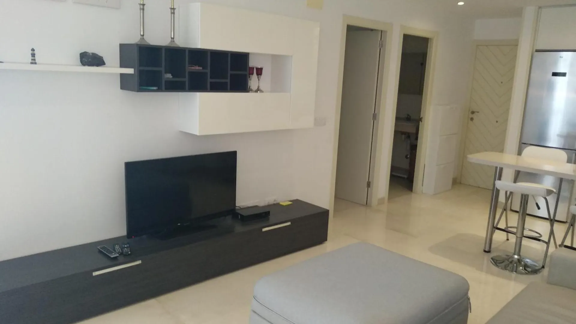Sea View Apartment In Las Galletas 阿罗纳