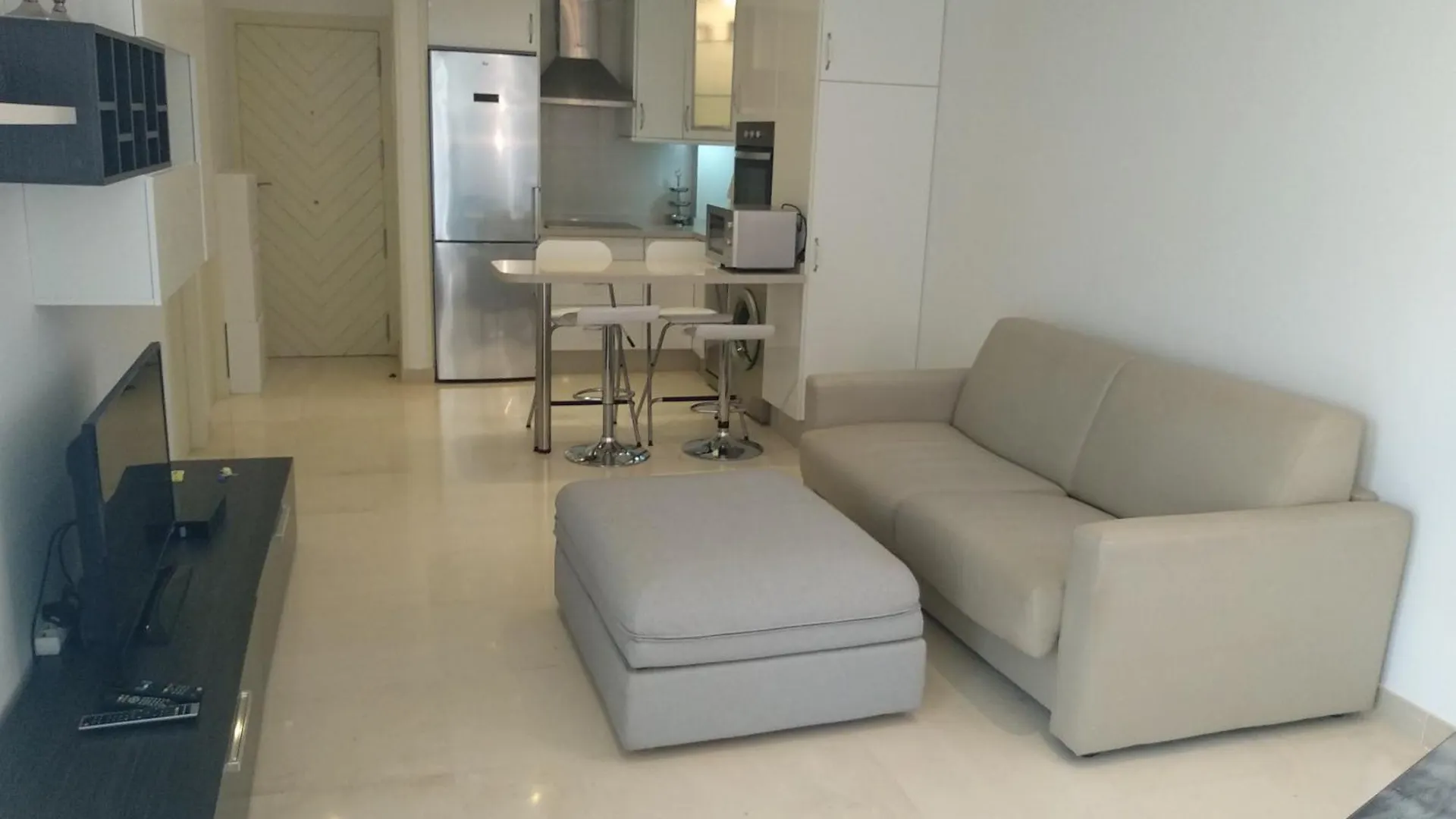Sea View Apartment In Las Galletas 阿罗纳